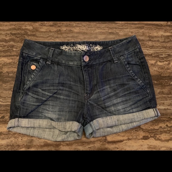 Express Jeans Pants - EXPRESS JEAN DWNIM SHORTS SIZE 9